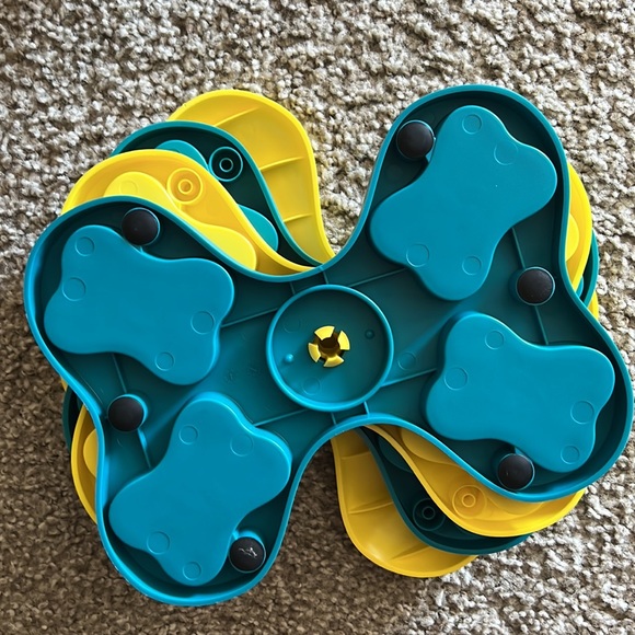 Outward Hound Nina Ottosson Dog Tornado Blue/Yellow Puzzle Game Pet Treat Toy - Picture 6 of 6